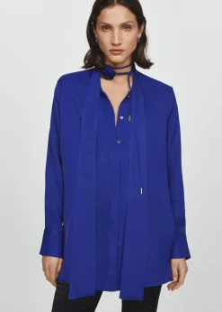 MANGO Koszule I Bluzki*Bluzka satynowa z chokerem z kwiatem