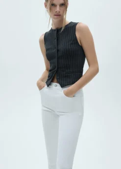 MANGO Dżinsy*Dżinsy capri z rozcięciem z boku