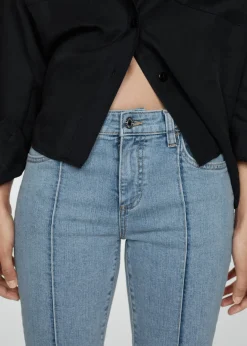 MANGO Dżinsy*Dżinsy slim capri z dekoracyjnymi szwami