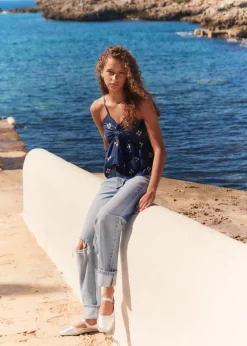 MANGO Dżinsy*Dżinsy z rozdarciami i podwiniętymi nogawkami