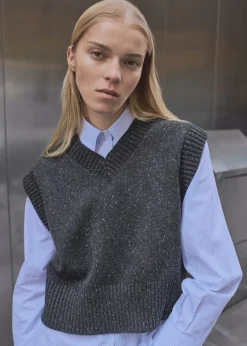 MANGO Kamizelki*Kamizelka z dzianiny z dekoltem w szpic