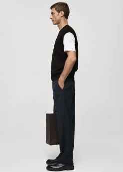 MANGO Kardigany I Swetry*Kamizelka z dzianiny z dekoltem w szpic