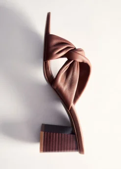 MANGO Buty|Akcesoria Skórzane*Klapki skórzane z węzłem