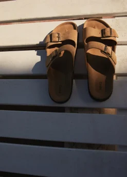 MANGO Skóra|Buty*Klapki ze skóry dwoiny ze sprzączką