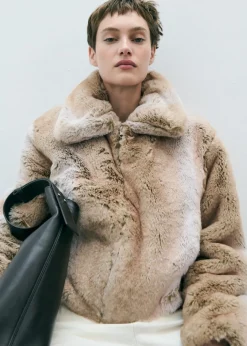 MANGO Płaszcze|Kurtki*Kurtka z imitacji futra z klapami