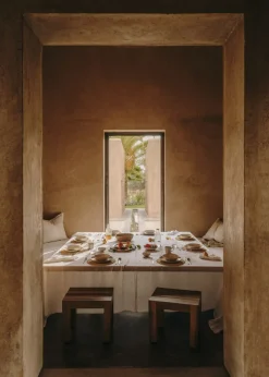 MANGO Obrusy*Obrus z 100% lnu 170 x 250 cm