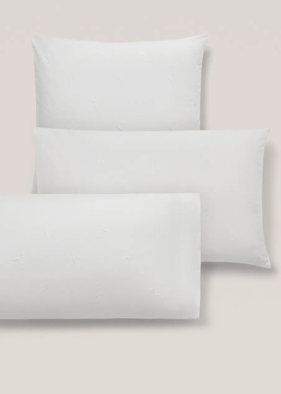 MANGO Poszewki Na Poduszki*Poszewka na poduszkę z bawełny z kwiatowym haftem 50 x 75 cm