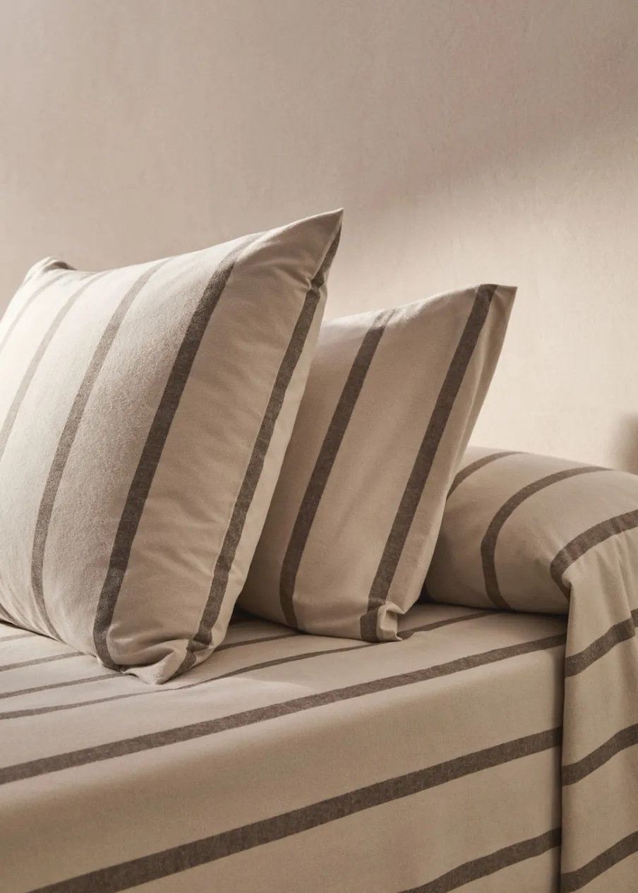 MANGO Poszewki Na Poduszki*Poszewka na poduszkę z flaneli z 100% bawełny w paski 45 x 110 cm