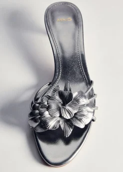 MANGO Buty*Sandały na obcasie z aplikacją w formie kwiatu