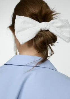 MANGO Więcej Akcesoriów*Spinka do włosów z haftowaną kokardą