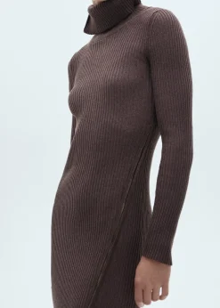 MANGO Sukienki I Kombinezony*Sukienka z prążkowanej dzianiny z wykładanym kołnierzem