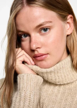 MANGO Swetry I Kardigany*Sweter dzianinowy z golfem