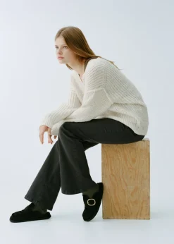 MANGO Swetry I Kardigany*Sweter oversize z dekoltem w serek