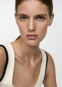 MANGO Topy*Top z dzianiny z kontrastowym wykończeniem